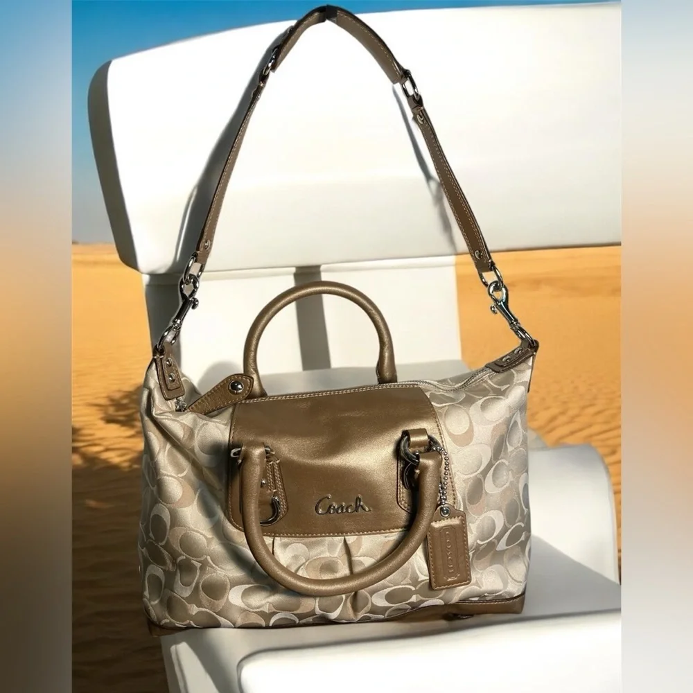 COACH ASHLEY SHOULDERBAG TOTE LOGO EMBOSSED F18425